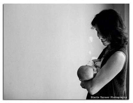 madre e bambino allattamento