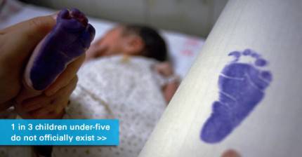 UNICEF Birth right: impronta di piede di neonato
