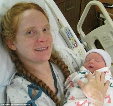 donna con neonato in ospedale