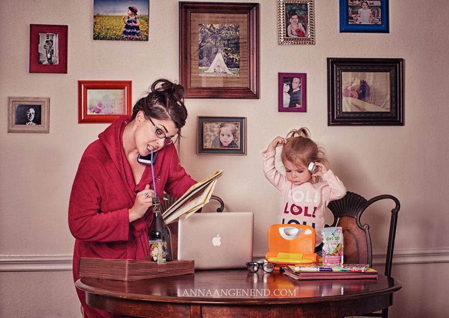 Mom-turns-chaotic-life-with-toddler-into-fun-photo-series.-20__880