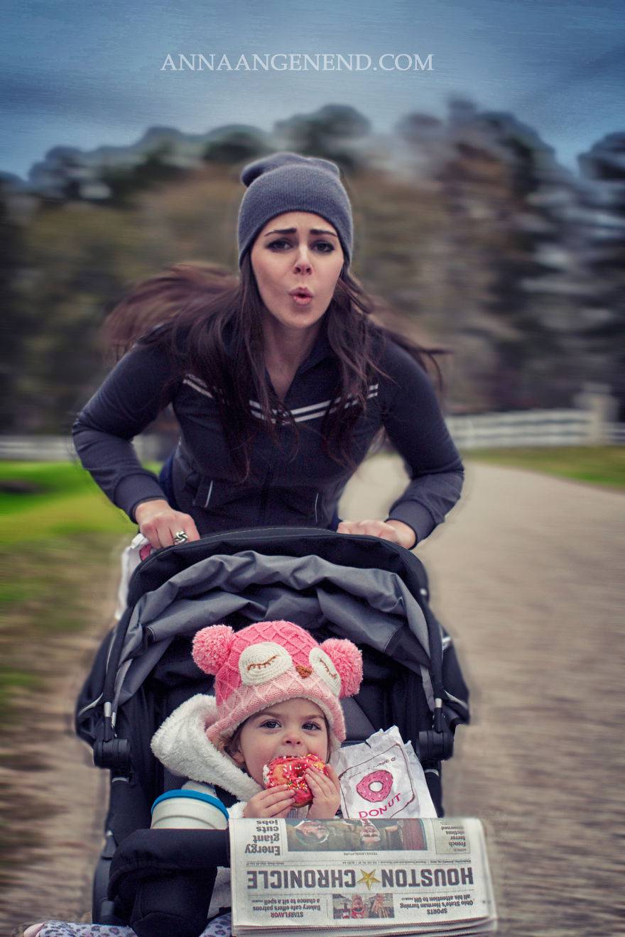 Mom-turns-chaotic-life-with-toddler-into-fun-photo-series.-21__880