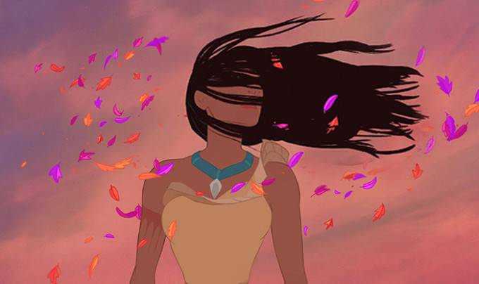 Pocahontas capelli davanti volto
