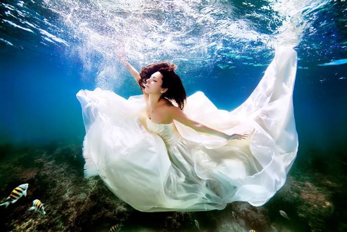 sposa sotto acqua