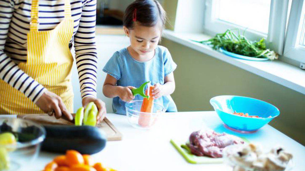 Bambini e forbici: imparare a usare gli oggetti taglienti - Uppa