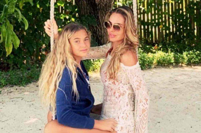 Ilary Blasi E Totti Furiosi Difendono La Figlia Chanel