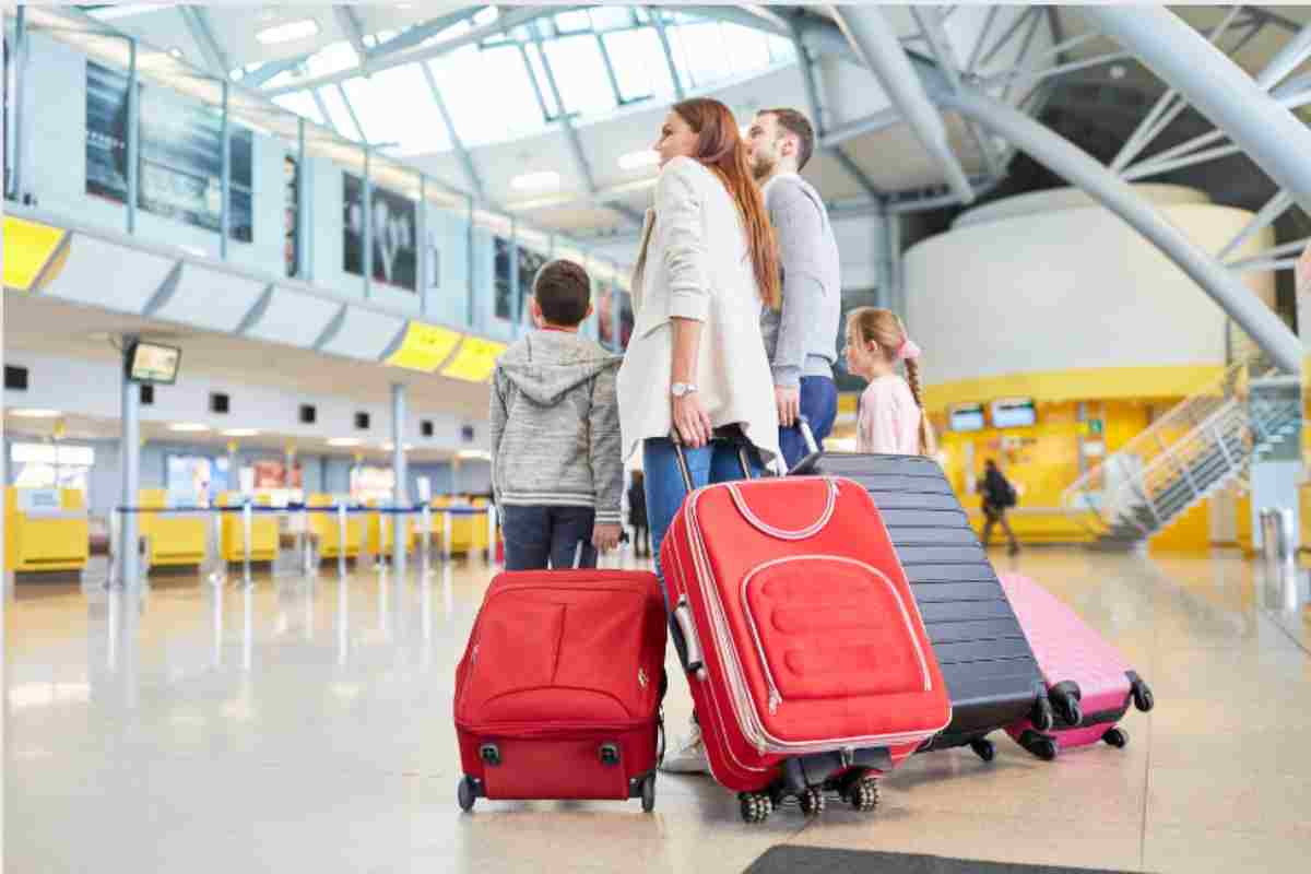 viaggiare con neonati e bimbi piccoli strategie utili